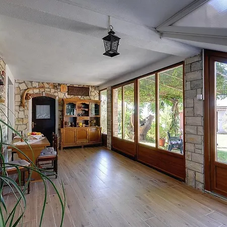 Oberhalb Des Limfjords Liegt Diese Mit Pool, Terrrasse Und Grillplatz Daire Barat (Rovinj)