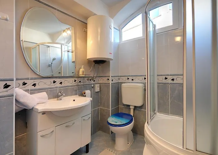 Oberhalb Des Limfjords Liegt Diese Mit Pool, Terrrasse Und Grillplatz Διαμέρισμα Barat (Rovinj)