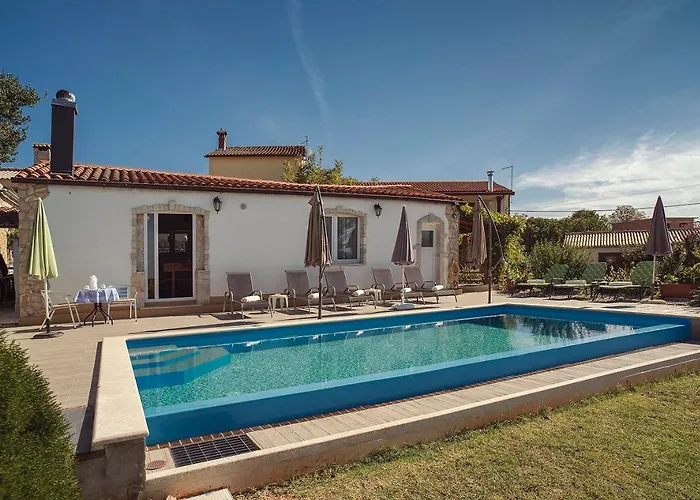 Oberhalb Des Limfjords Liegt Diese Mit Pool, Terrrasse Und Grillplatz Barat (Rovinj)