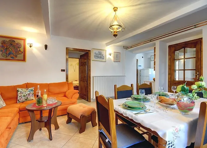 Διαμέρισμα Oberhalb Des Limfjords Liegt Diese Mit Pool, Terrrasse Und Grillplatz Barat (Rovinj)