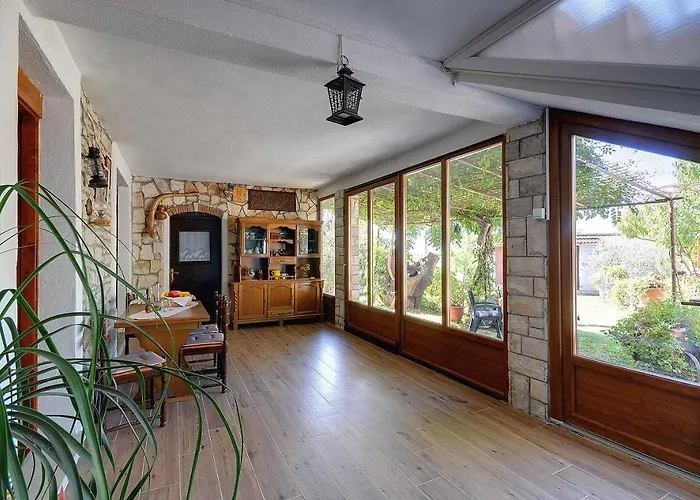 Oberhalb Des Limfjords Liegt Diese Mit Pool, Terrrasse Und Grillplatz Διαμέρισμα Barat (Rovinj)